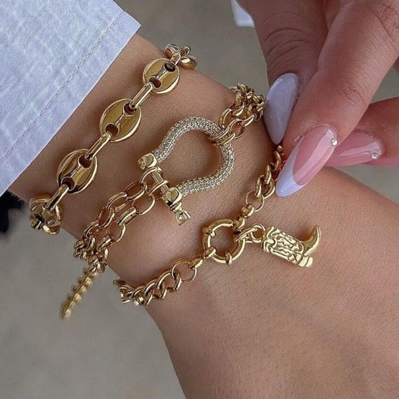 Luxe 18K Gold Plated Stainless Steel Horseshoe Multilayer Bracelet - Picture 1 of 2